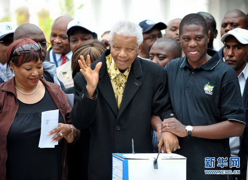 وفاة نيلسون مانديلا عن عمر يناهز 95 عاما  (2)
