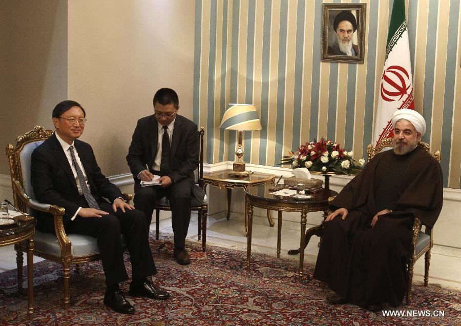 الرئيس الايراني يلتقي عضو مجلس الدولة الصيني يانغ جيه تشي لبحث العلاقات والقضية النووية 