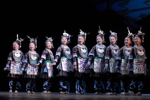 التراث الصيني المدرج بقائمة التراث الثقافي العالمي غير المادي: أغنية لقومية الدونغ  (2)