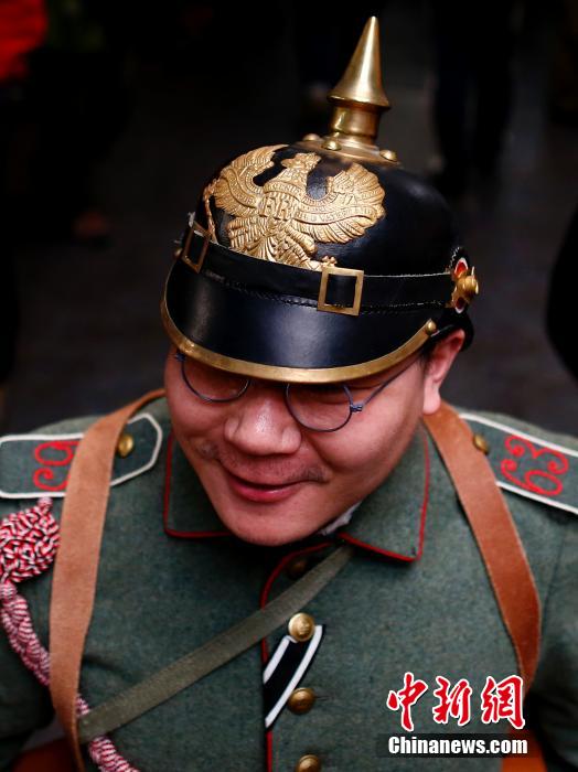 معرض الأزياء العسكرية المتعدد الجنسيات في بكين  (12)