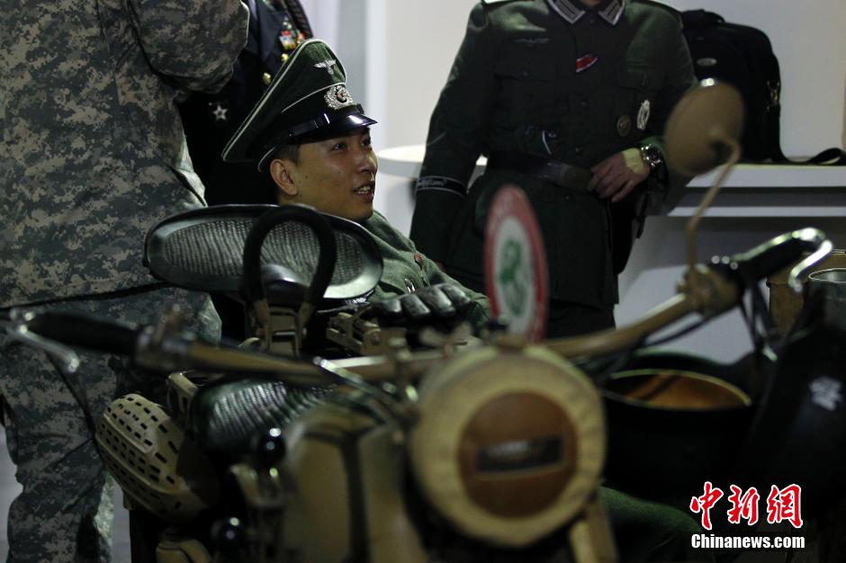 معرض الأزياء العسكرية المتعدد الجنسيات في بكين  (9)