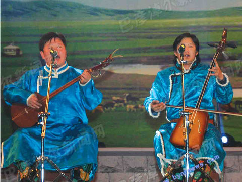 التراث الصيني المدرج بقائمة التراث الثقافي العالمي غير المادي: أغاني الحلق المنغولية  (4)