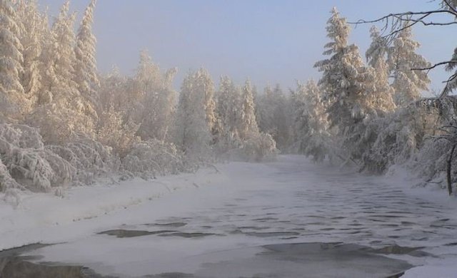 المرتبة السابعة: فيرخويانسك الروسية، وأدنى درجة حرارة فيها بلغت 69.8 درجة تحت الصفر، ويبلغ عدد سكانها 1434 فرداً.
