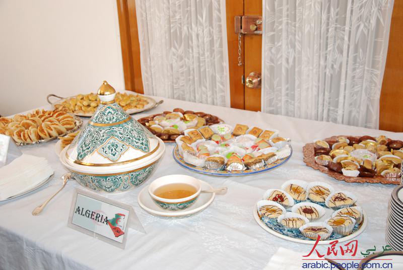 تقرير إخباري: جمعية عقيلات السفراء العرب لدى بكين تقيم حفلاً خيرياً لدعم ذوي الاحتياجات الخاصة بالصين  (4)