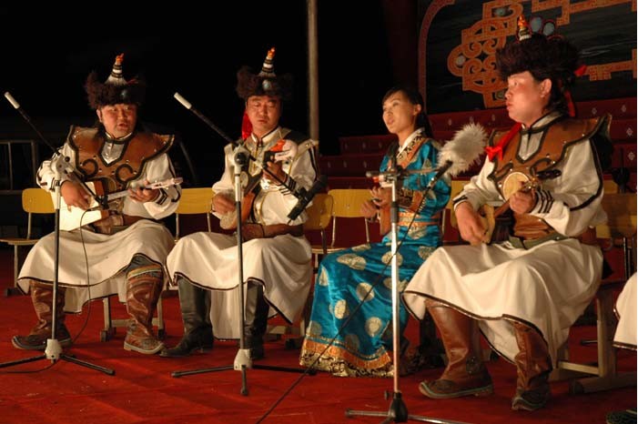 أغاني الحلق المنغولية         