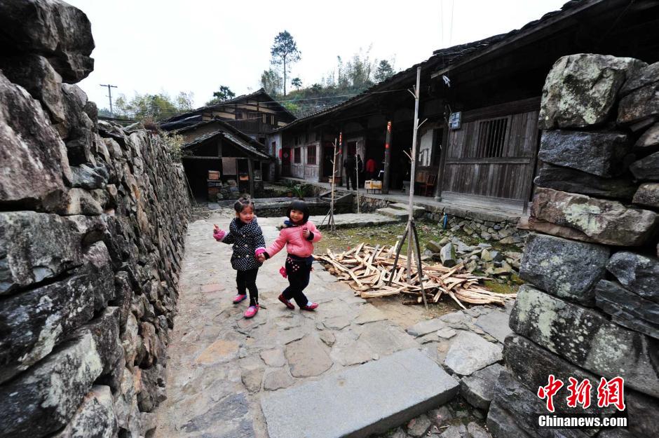 أجمل القرى الأصلية في الصين (8)