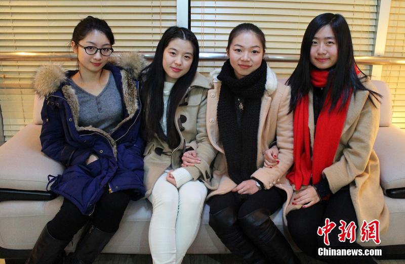 فريق المضيفات بجامعة تشجيانغ يأخذ شعبية على الانترنت  (3)
