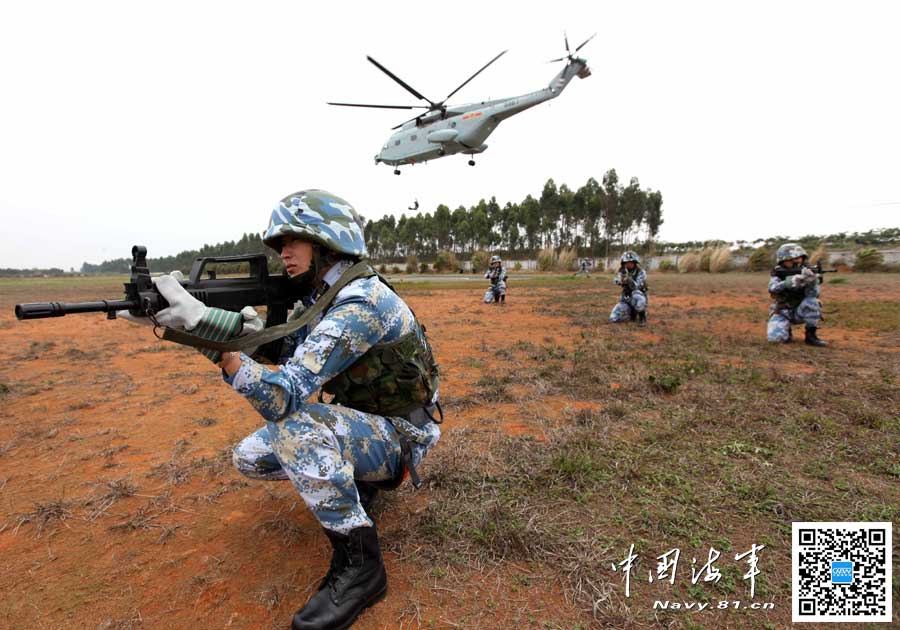 جيش التحرير الشعبى الصينى ينشر صورا لتدريبات الجنديات البرمائيات (8)