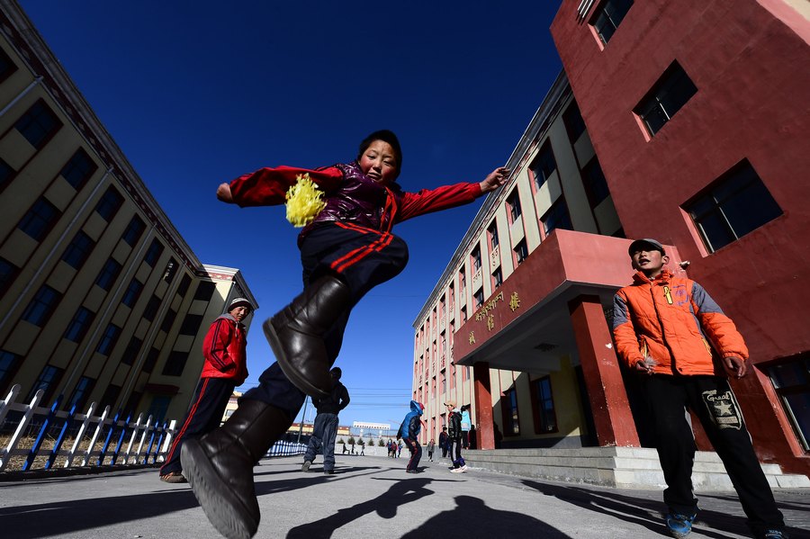 مقاطعة تشينغهاي تعزز التعليم في المناطق الرعوية  (3)