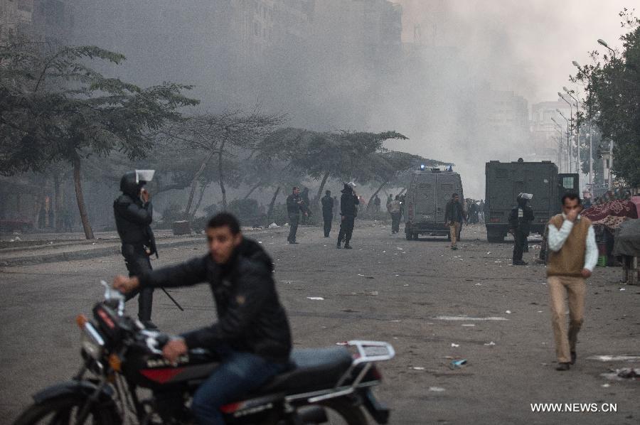 قتيل و3 مصابين فى اشتباكات بين الشرطة المصرية والاخوان المسلمين (3)