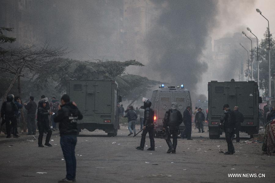 قتيل و3 مصابين فى اشتباكات بين الشرطة المصرية والاخوان المسلمين