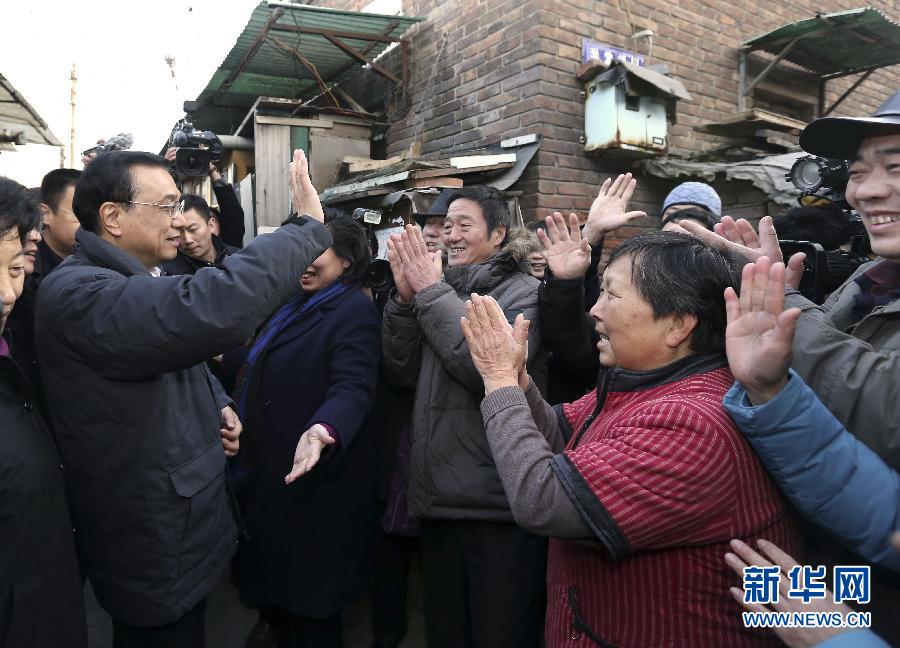رئيس مجلس الدولة الصيني يشدد على تحديث الاقتصاد وتحسين مستوى المعيشة (4)