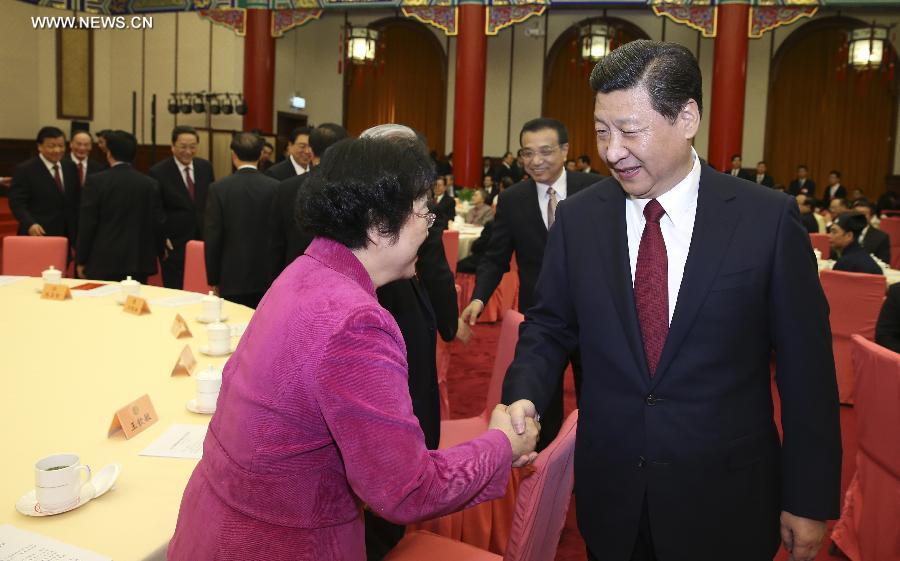 زعماء الصين يحتفلون بالعام الجديد بصحبة المستشارين السياسيين (2)