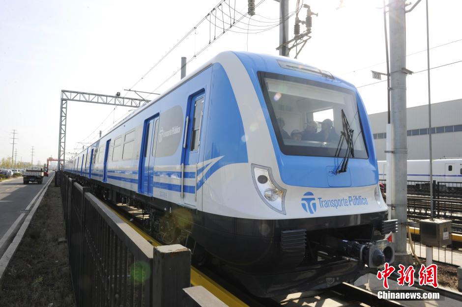  الصين تسلم أكبر دفعة من القطارات السريعة بين المدن إلى الأرجنتين