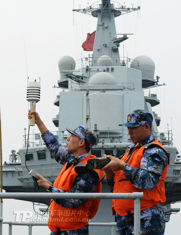 أحدث صور لملاحة أسطول حاملة الطائرات الصينية في بحر الصين الجنوبي  (13)