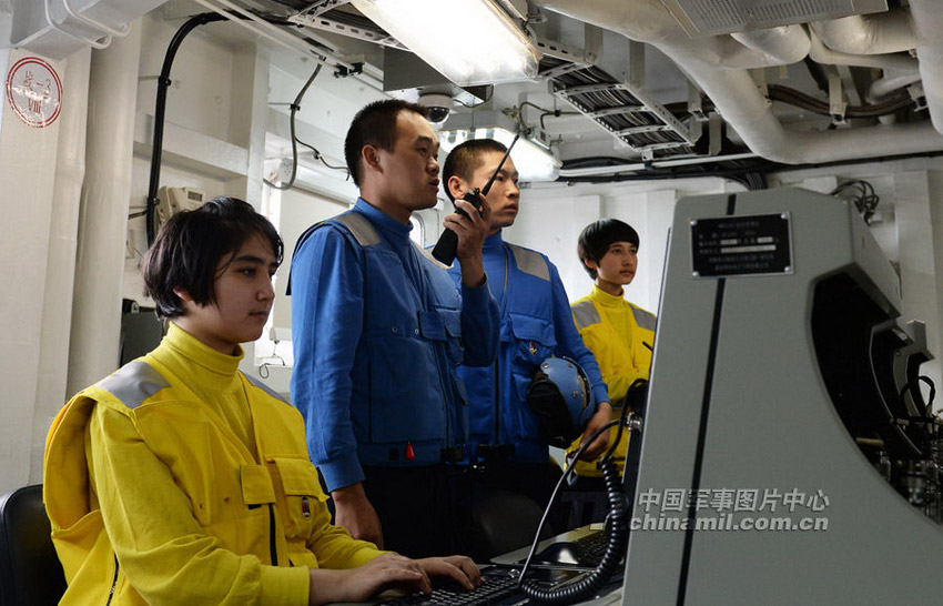 أحدث صور لملاحة أسطول حاملة الطائرات الصينية في بحر الصين الجنوبي  (7)