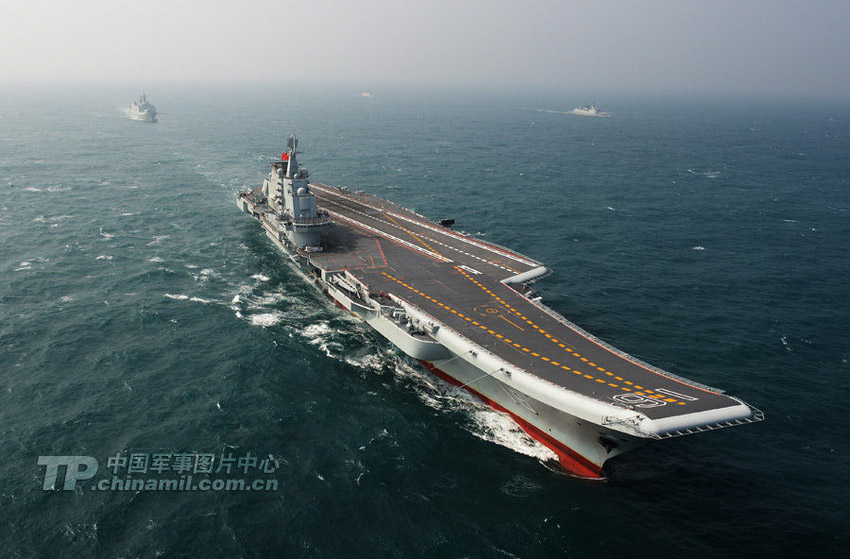 أحدث صور لملاحة أسطول حاملة الطائرات الصينية في بحر الصين الجنوبي 