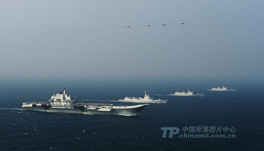 أحدث صور لملاحة أسطول حاملة الطائرات الصينية في بحر الصين الجنوبي  (2)