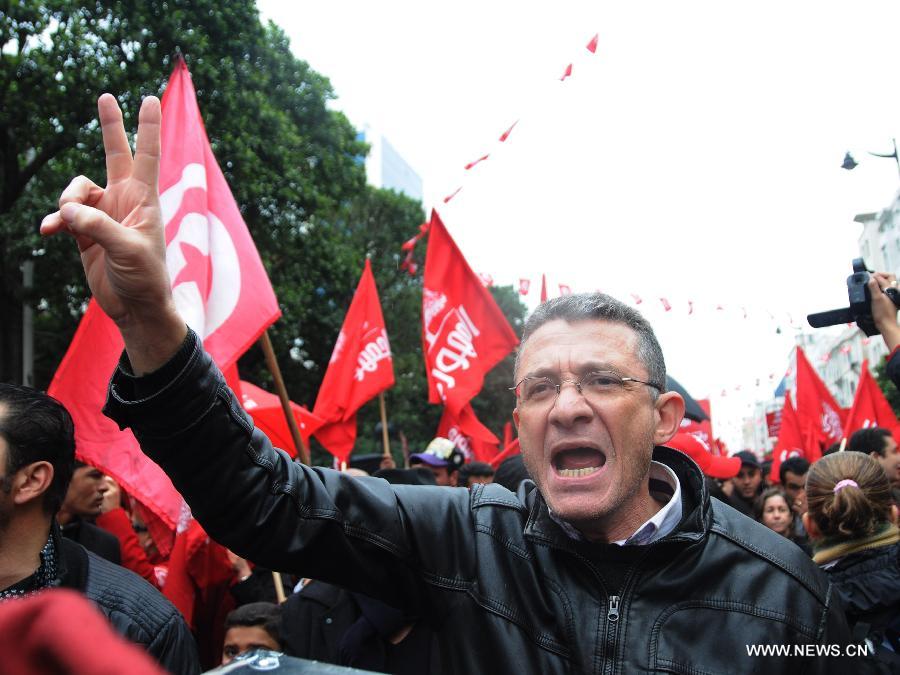 تقرير إخباري: تونس تحيي الذكرى الثالثة لـ"الثورة" وسط تزايد الغموض والإنقسام السياسي  (7)