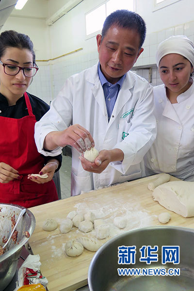صور:الطبخ الصيني يدخل المعهد العالي للسياحة في تونسي (10)