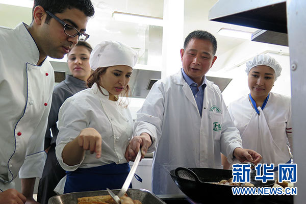 صور:الطبخ الصيني يدخل المعهد العالي للسياحة في تونسي (9)