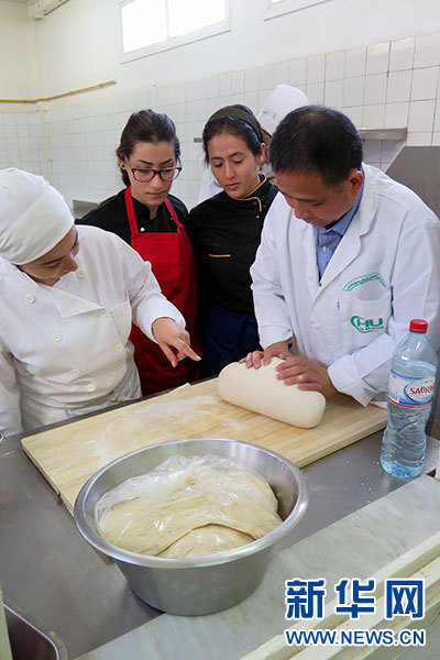 صور:الطبخ الصيني يدخل المعهد العالي للسياحة في تونسي (8)