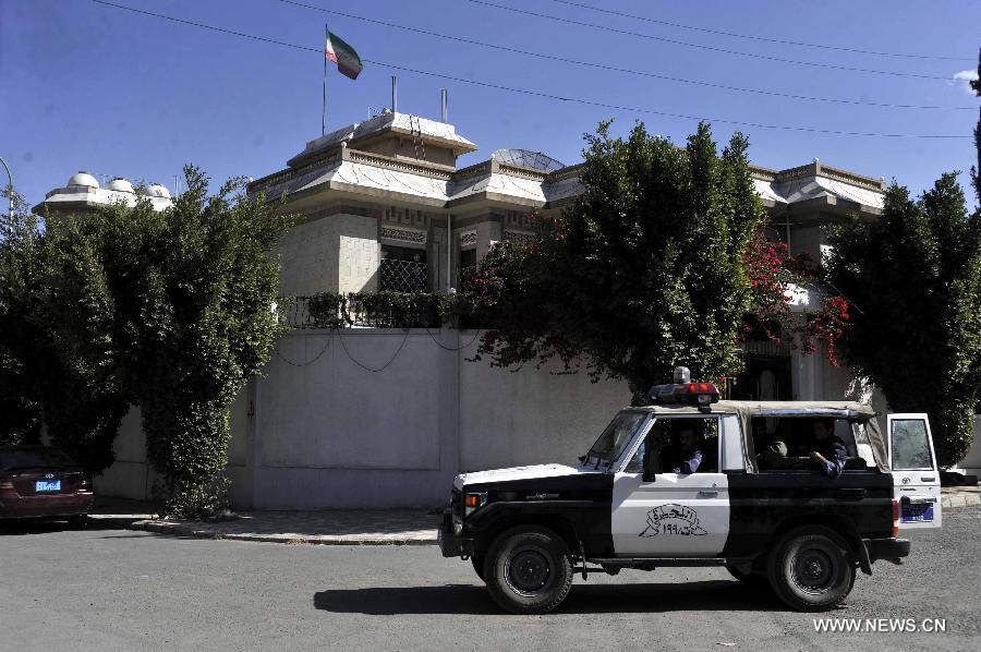 وفاة دبلوماسي إيراني متأثرا بجروحه في صنعاء 