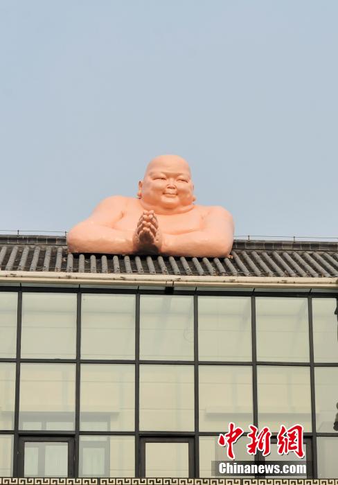 أول ظهور ل" البوذيين العارين" في مدينة جينان 
