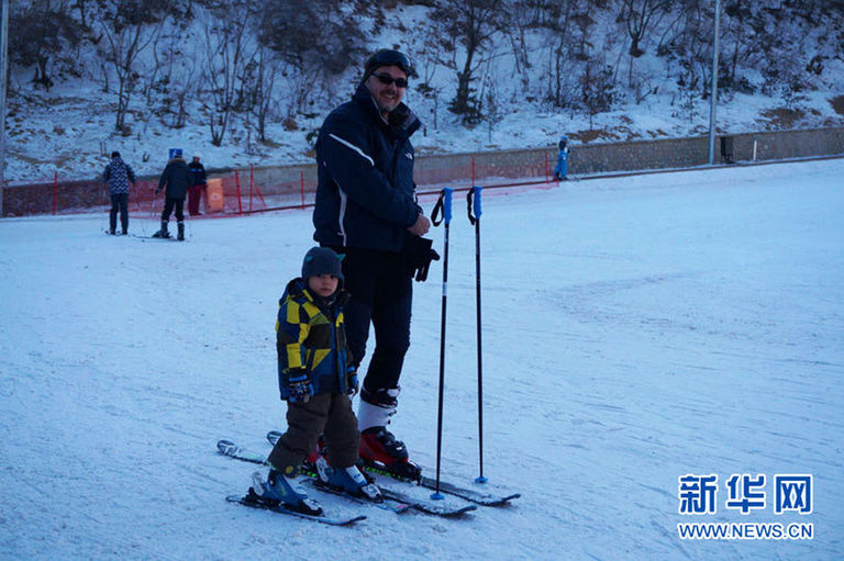 زيارة منتجع التزلج على الثلج في كوريا الشمالية  (7)