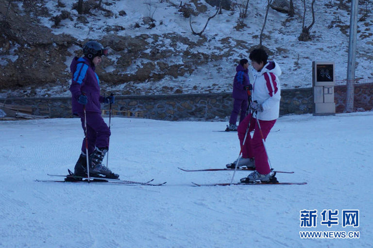 زيارة منتجع التزلج على الثلج في كوريا الشمالية  (8)
