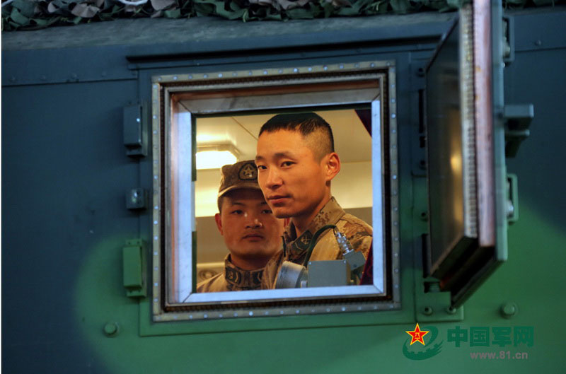 الجيش الصيني ينشر صور عن إطلاق القوات المدفعية الثانية صاروخ استراتيجي جديد  (6)