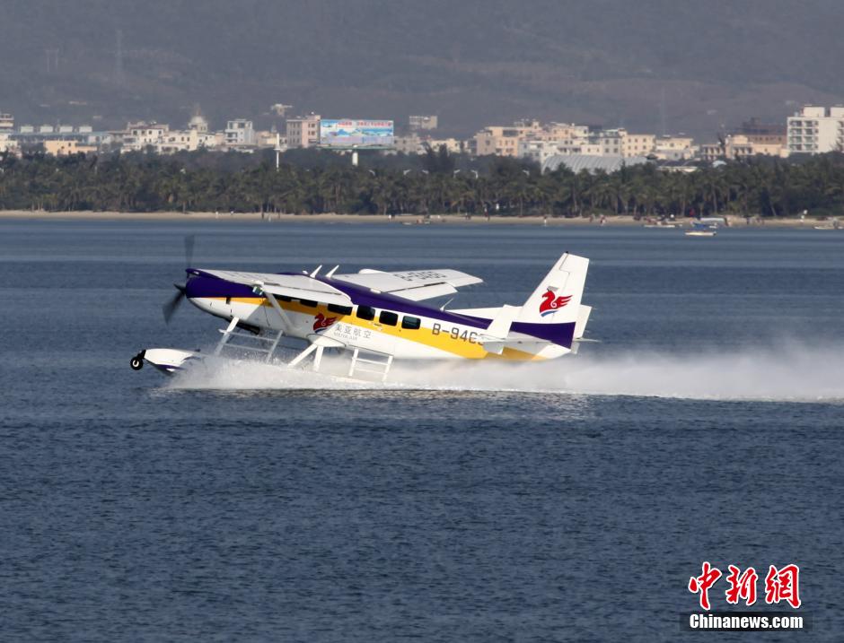 انطلاق أول  طائرة مدنية صينية في مدينة سانيا  (4)