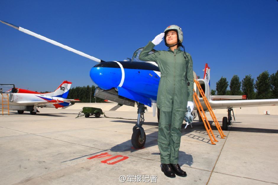 مجموعة صور: الصين تسجل تزايدا في عدد سائقات الطائرات المقاتلة خلال السنوات الأخيرة  (7)