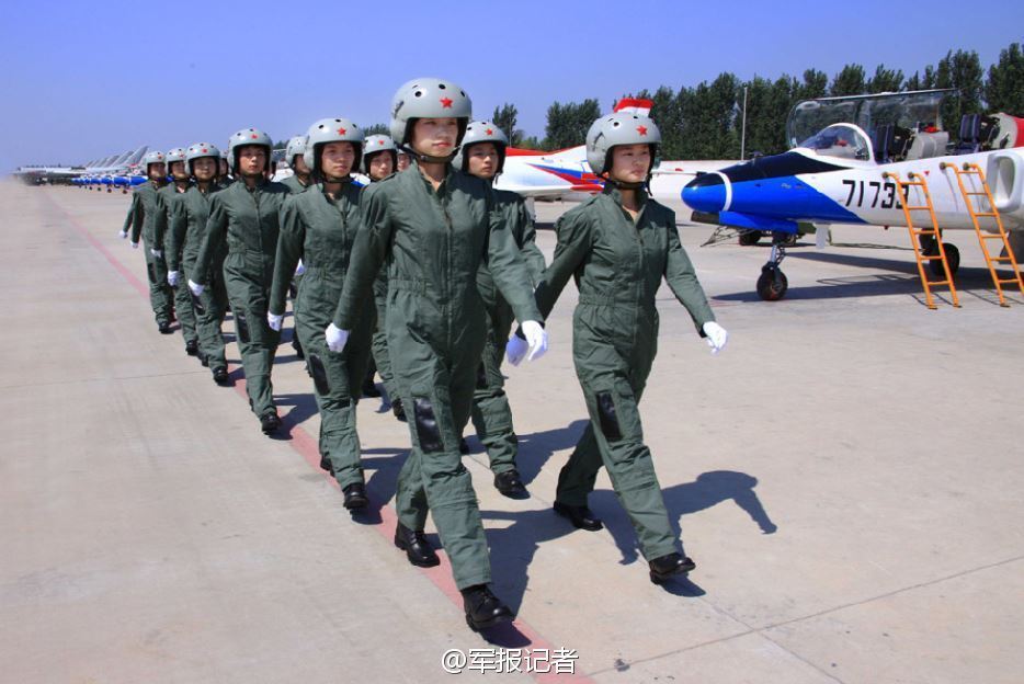 مجموعة صور: الصين تسجل تزايدا في عدد سائقات الطائرات المقاتلة خلال السنوات الأخيرة  (6)