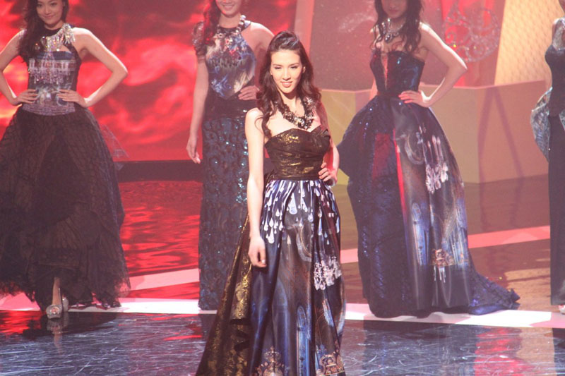 تشن كاى لين تفوز بلقب ملكة جمال الصين الدولية لعام 2014  (14)