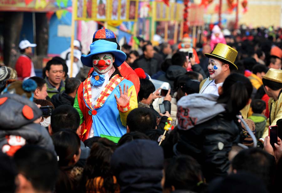 مهرجان المعبد الدولي في بكين يجذب زيارة مواطنين (3)