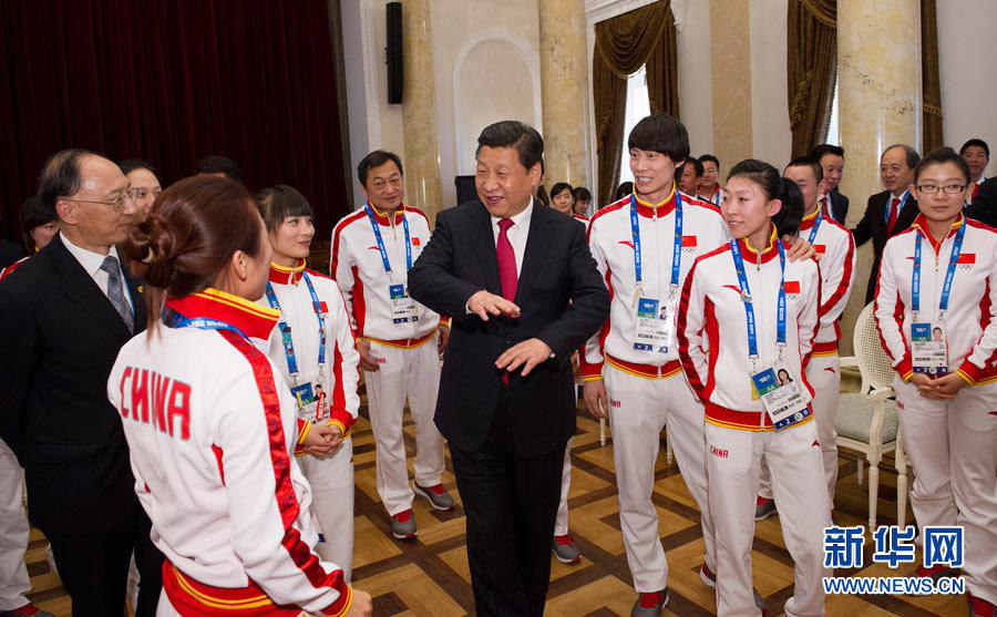 الرئيس الصيني يستقبل أعضاء الوفد الرياضي الصيني المشارك في ألعاب سوتشي الاولمبية الشتوية