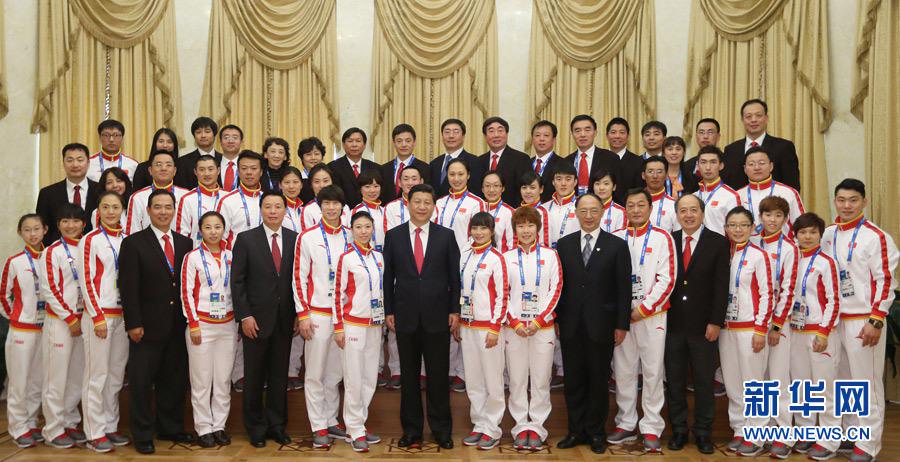 الرئيس الصيني يستقبل أعضاء الوفد الرياضي الصيني المشارك في ألعاب سوتشي الاولمبية الشتوية (5)