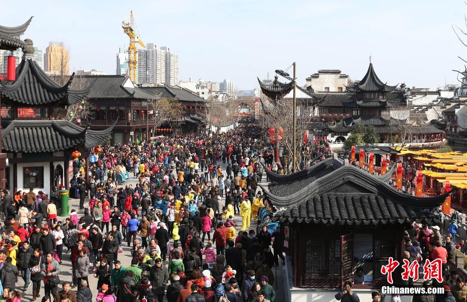 الصين تستقبل 231 مليون زائر خلال الأسبوع الذهبي لعيد الربيع لعام 2014 (3)