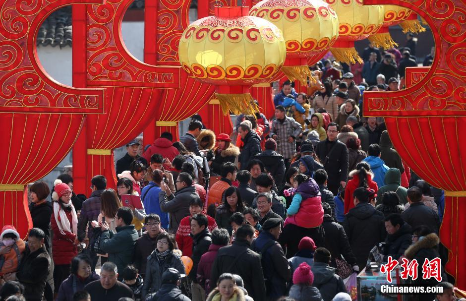 الصين تستقبل 231 مليون زائر خلال الأسبوع الذهبي لعيد الربيع لعام 2014