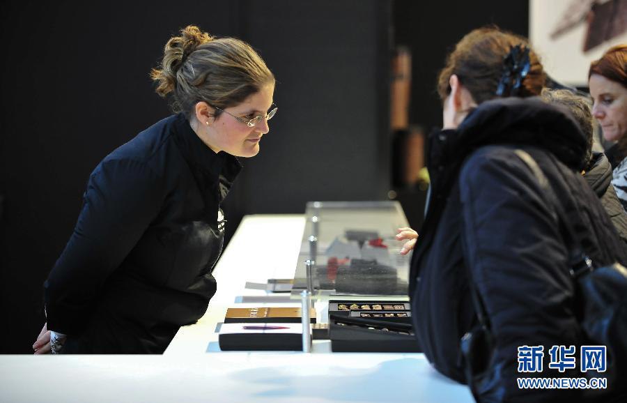 تنظيم عرض للأزياء الحديثة المصنوعة من  الشوكولاته فى بلجيكا (5)