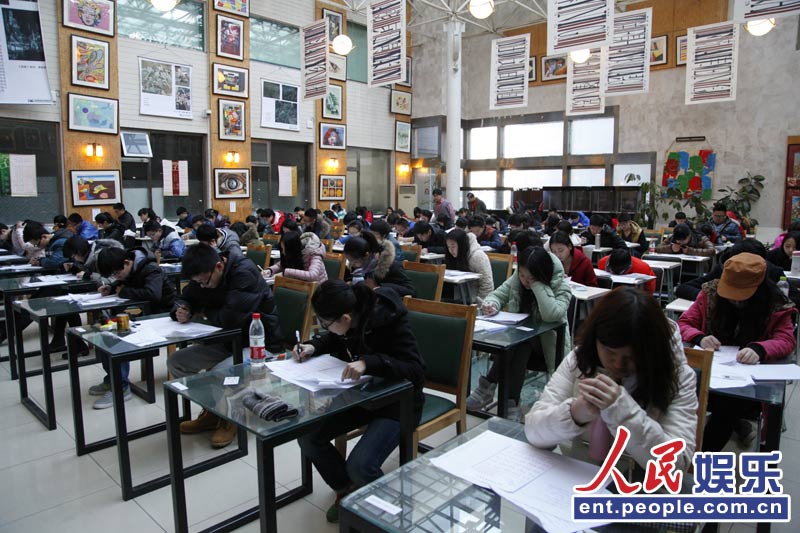 حسناوات يشاركن في امتحان القبول لأكاديمية بكين للسينما  (19)