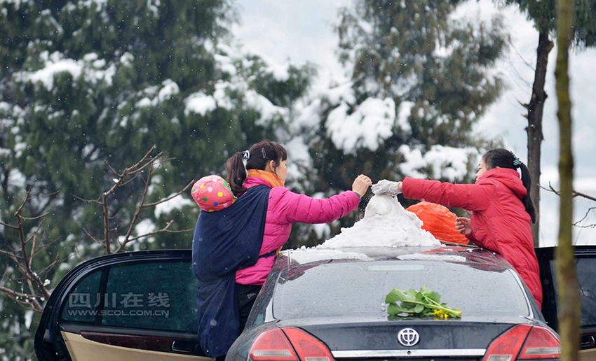 بيع "الإنسان الثلجي" في جنوب غربي الصين (10)