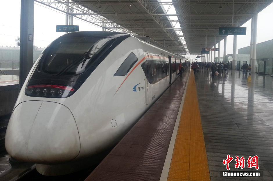 التفاصيل الداخلية للقطارات السريعة الصينية بين المدن (7)