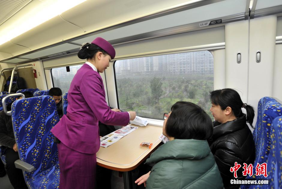التفاصيل الداخلية للقطارات السريعة الصينية بين المدن (11)