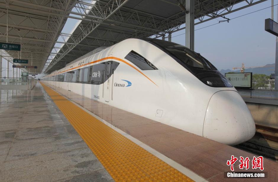 التفاصيل الداخلية للقطارات السريعة الصينية بين المدن (16)