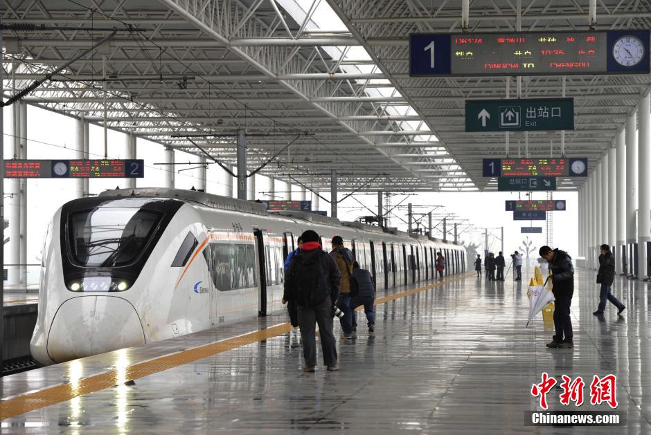 التفاصيل الداخلية للقطارات السريعة الصينية بين المدن