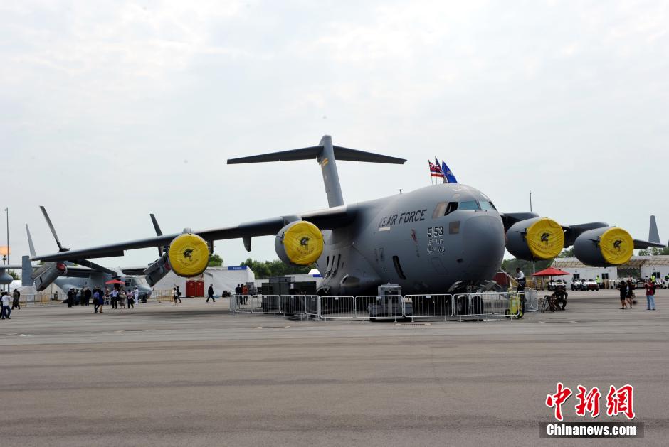 الطائرة الصينية C919 تحصل على طلبات لشراء 20 طائرة في اليوم الأول من معرض سنغافورة للطيران (12)