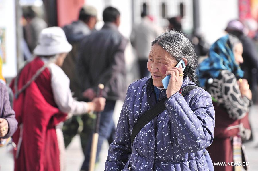 تجاوز عدد مستخدمي الهواتف المحمولة 2.6 مليون شخص في التبت