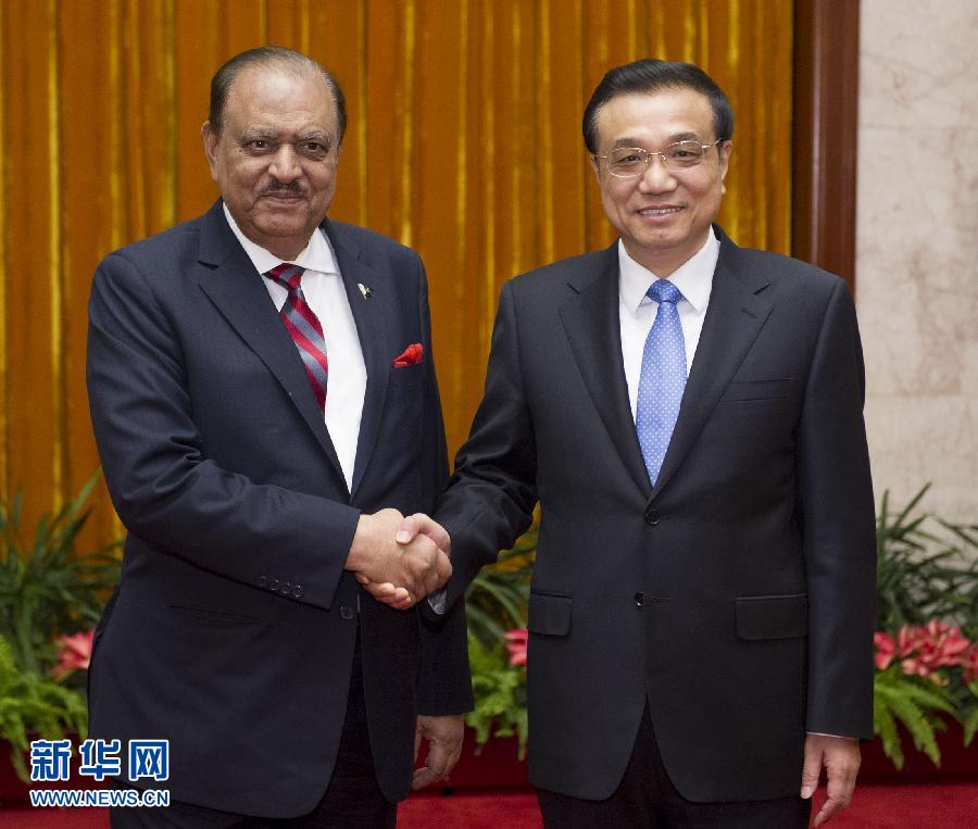 الصين وباكستان تتفقان على تعزيز التعاون في مجال الطاقة 